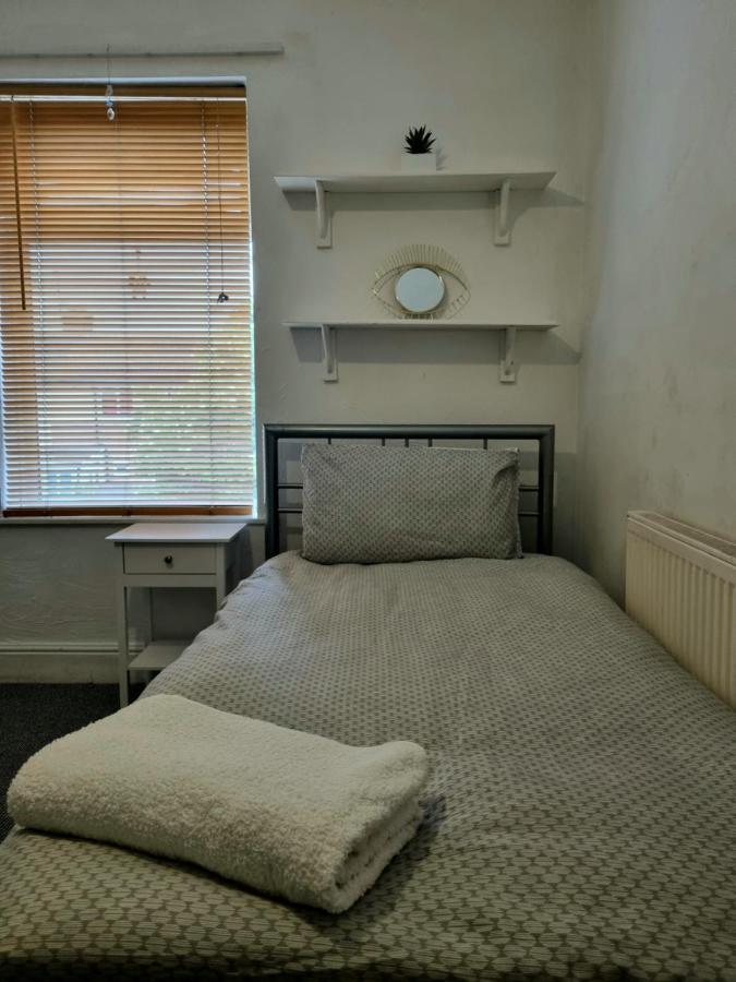Knighton House Villa Лестър Екстериор снимка