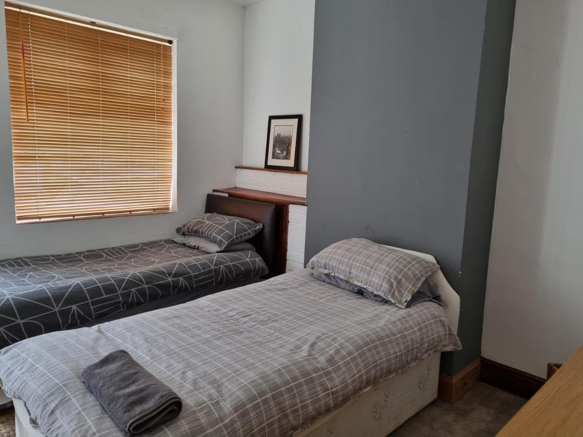 Knighton House Villa Лестър Екстериор снимка